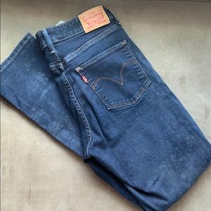 Classic Mid Rise Skinny Levi Jean sz 8